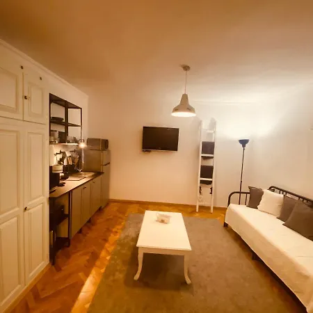 Tar Pizza La Casa Apartment