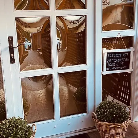 Tar Pizza La Casa Apartmán Debrecín