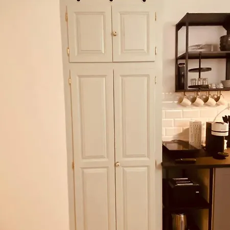 Tar Pizza La Casa Apartment